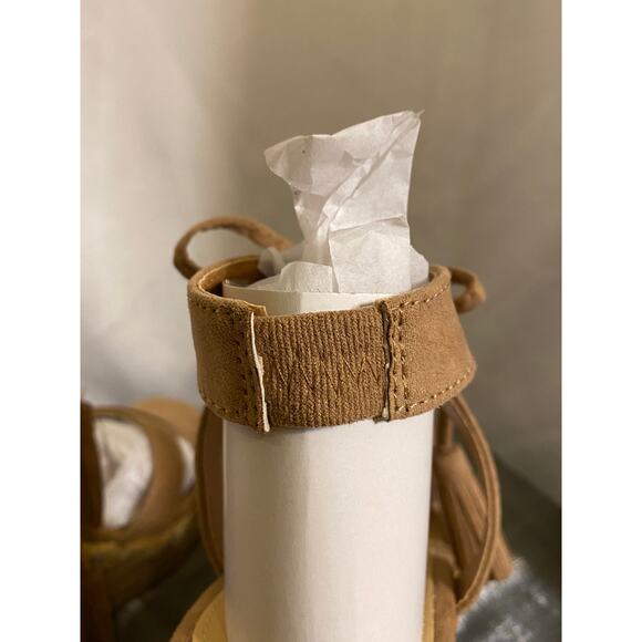 Women's Shoedazzle Wedge Sandals "Jillian" style, Tan faux suede Size 10 NIB - Picture 3 of 16